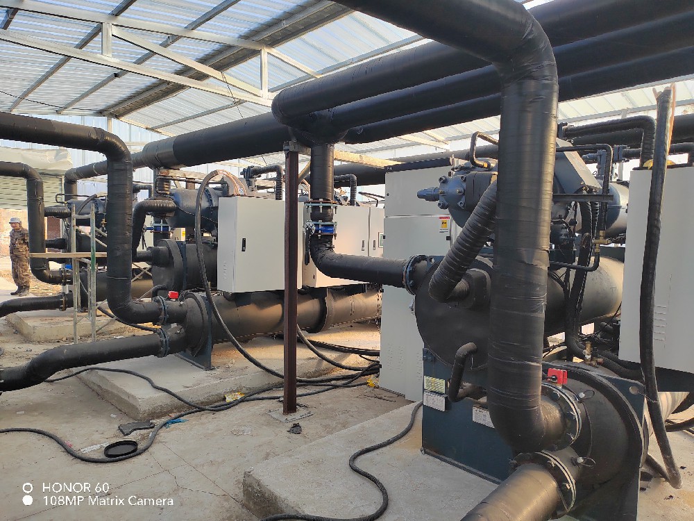 山西螺桿機養雞場